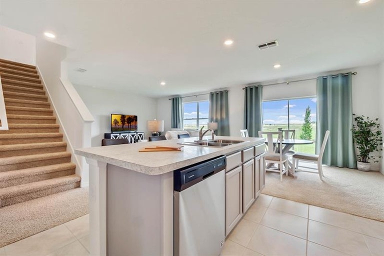Photo 9 of 33 - 3012 Aventino Ln, Tavares, FL 32778