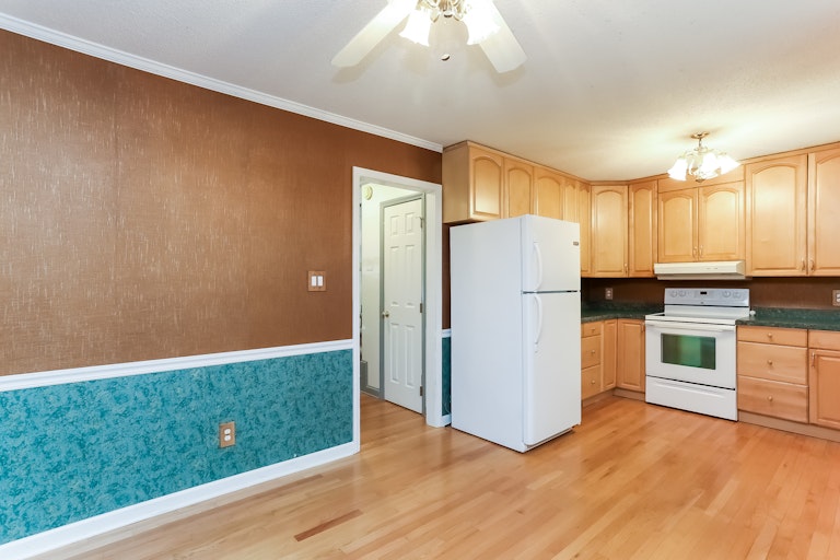 Photo 11 of 25 - 207 Bay Dr, Cary, NC 27511