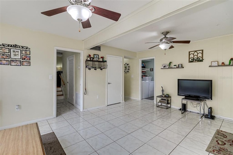 Photo 14 of 33 - 5427 Harbor Dr W, Lakeland, FL 33809