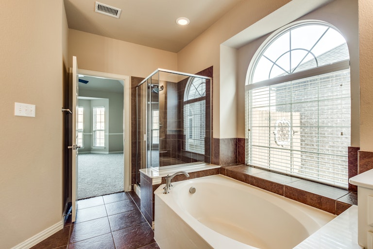 Photo 19 of 38 - 14017 Blueberry Hill Dr, Little Elm, TX 75068