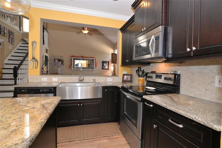 Photo 11 of 25 - 159 Longview Ave, Kissimmee, FL 34747