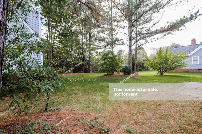 Photo 24 of 24 - 1716 Carrington Dr, Raleigh, NC 27615