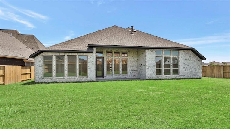 Photo 7 of 30 - 9526 Sanger Way, Rosharon, TX 77583