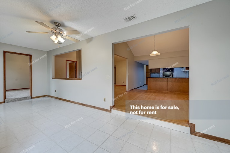 Photo 15 of 35 - 9943 Fawn Ridge Dr, Jacksonville, FL 32256