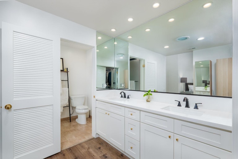 Photo 32 of 40 - 317 Wyndgate Rd, Sacramento, CA 95864