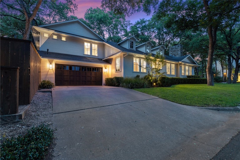 Photo 8 of 39 - 2901 Clearview Dr, Austin, TX 78703
