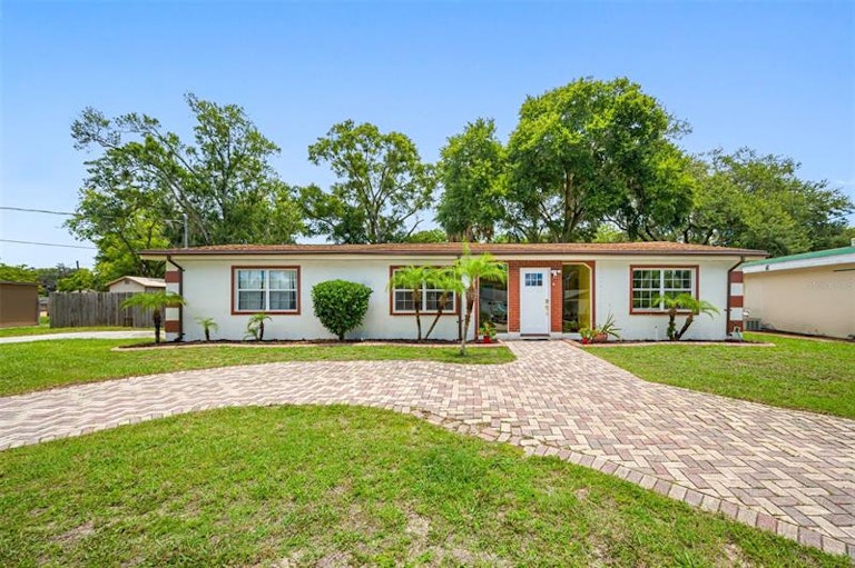 Photo 1 of 13 - 6067 Oak Ridge Ave, New Port Richey, FL 34653