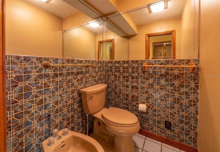 Photo 37 of 64 - 1401 N Riverhills Dr, Temple Terrace, FL 33617