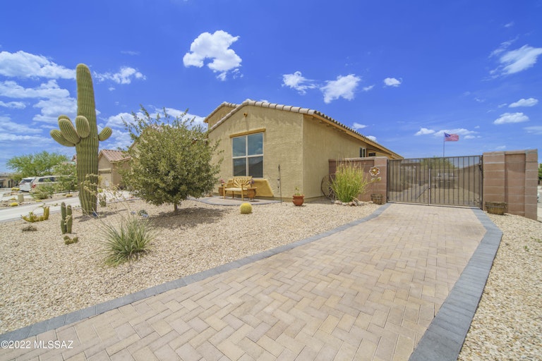 Photo 3 of 41 - 1501 E Lower Mine Ln, Sahuarita, AZ 85629