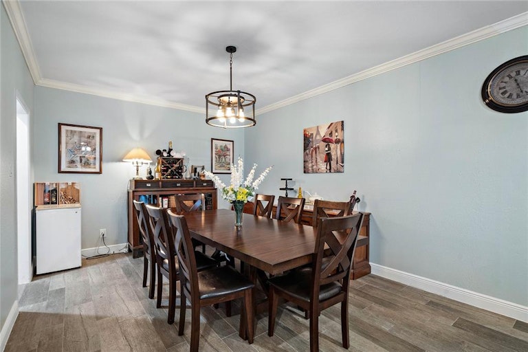 Photo 11 of 20 - 2100 Tanglewilde St #457, Houston, TX 77063