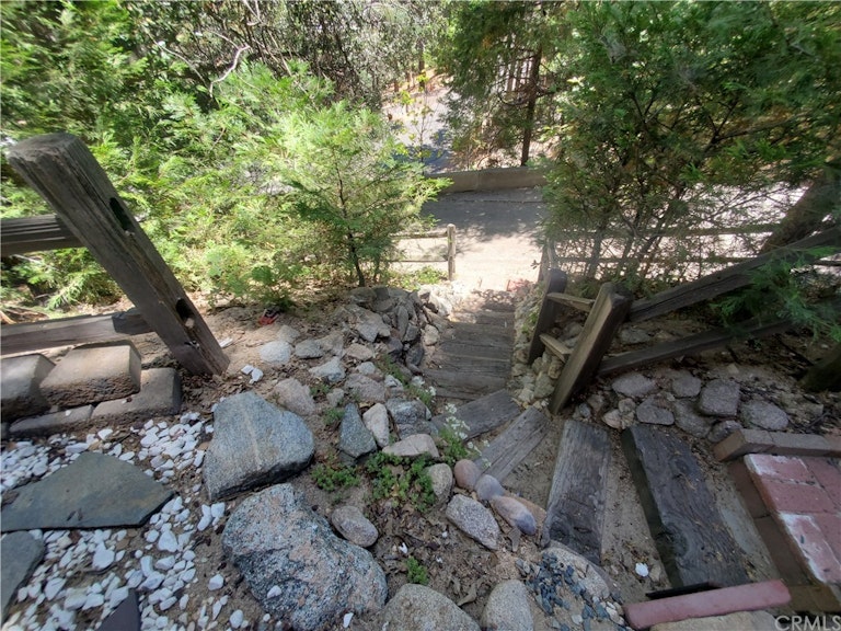 Photo 30 of 33 - 24937 Faulhorn Dr, Crestline, CA 92325