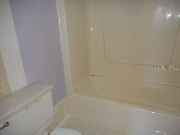 Photo 16 of 17 - 225 Country Club Dr Unit B319, Largo, FL 33771