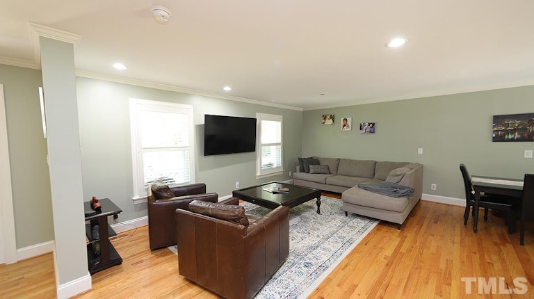 Photo 3 of 15 - 6316 Gainsborough Dr, Raleigh, NC 27612