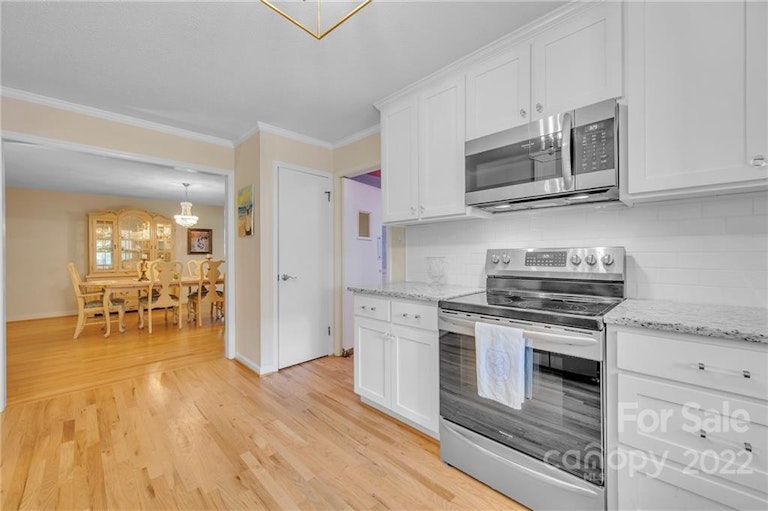 Photo 12 of 22 - 419 Davie Ave, Statesville, NC 28677
