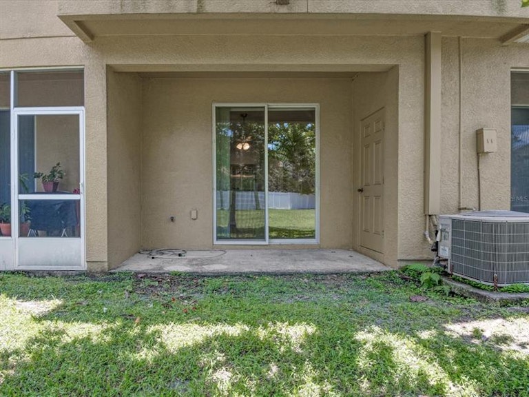 Photo 28 of 30 - 8818 Red Beechwood Ct, Riverview, FL 33578