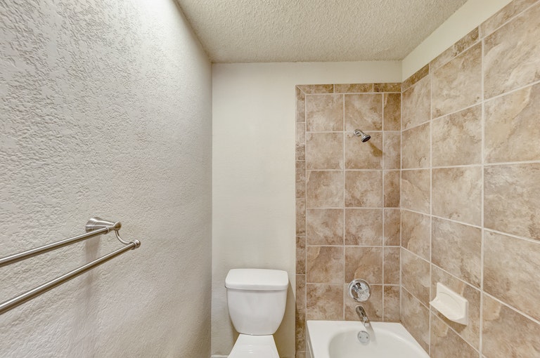 Photo 23 of 26 - 10228 Powder Horn Rd, Fort Worth, TX 76108