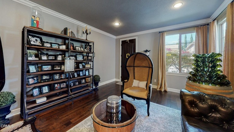Photo 5 of 39 - 2742 Madera Dr, Pasadena, CA 91107