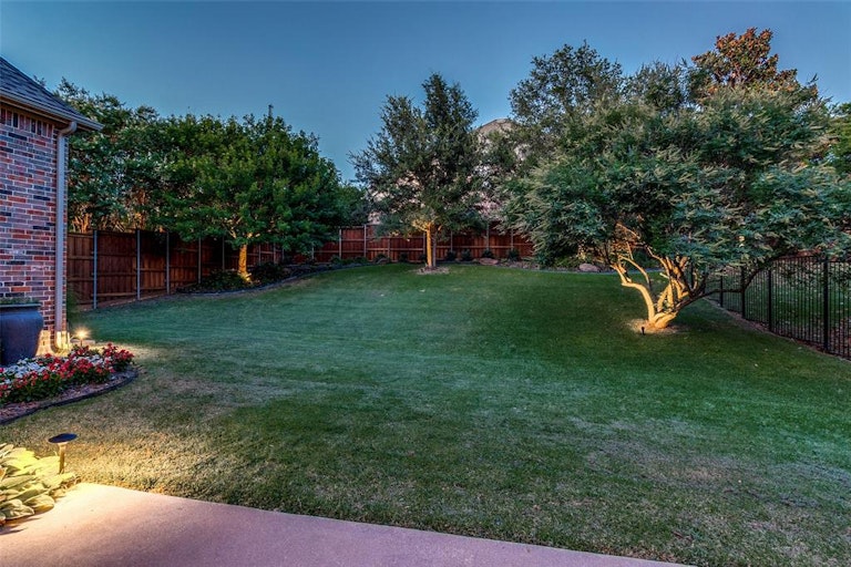 Photo 36 of 40 - 308 Kali Ct, Murphy, TX 75094