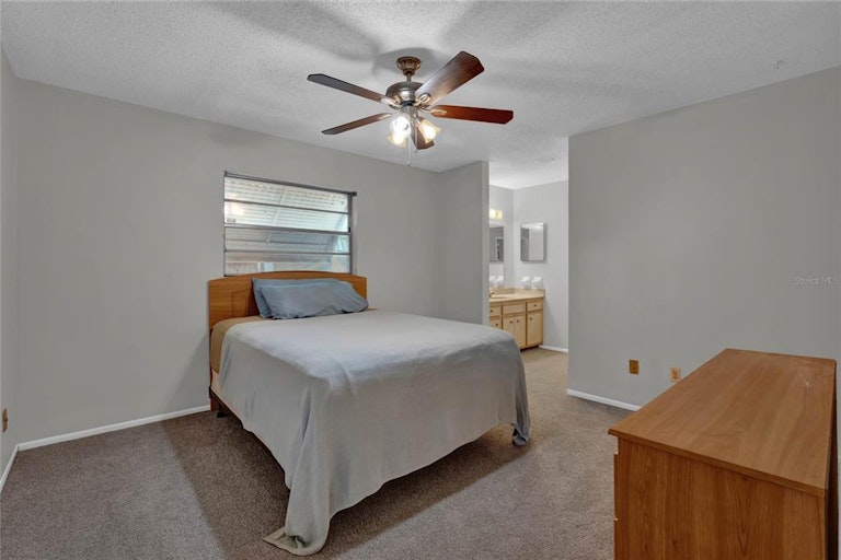 Photo 13 of 28 - 4721 Pine Lake Dr, Saint Cloud, FL 34769