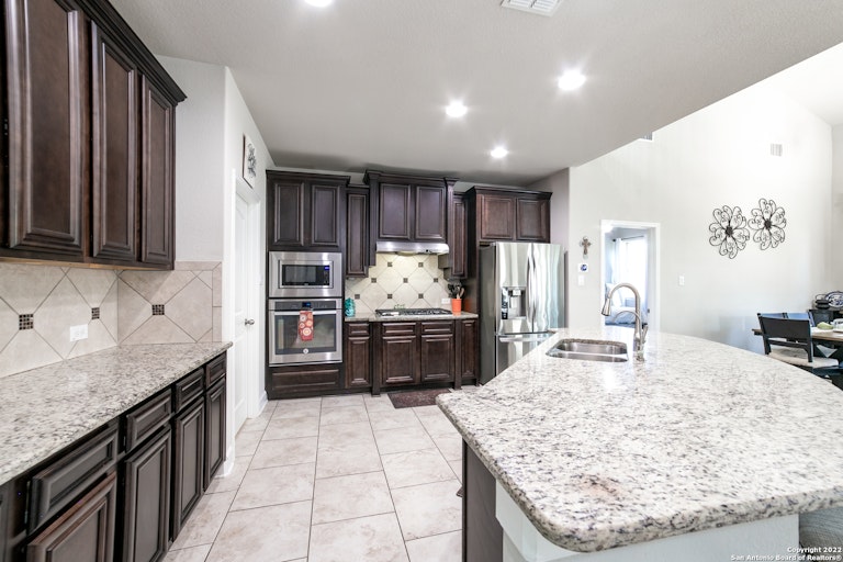 Photo 11 of 29 - 14211 Sam Houston Way, San Antonio, TX 78253
