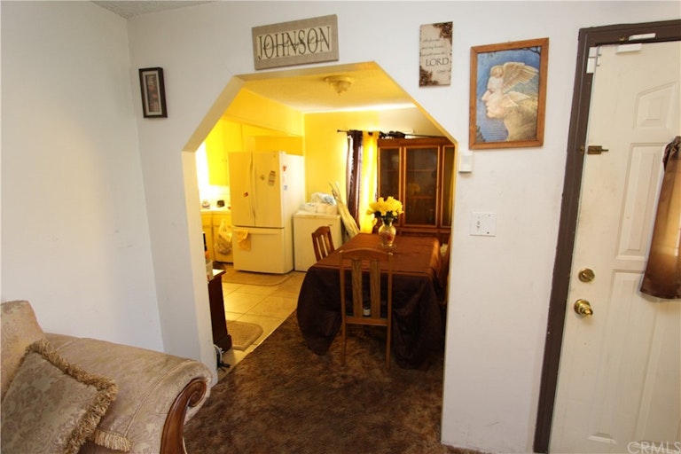 Photo 11 of 32 - 846 W Cedar St, Compton, CA 90220
