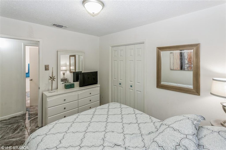 Photo 22 of 31 - 13102 Twin Oaks Dr, Balch Springs, TX 75180