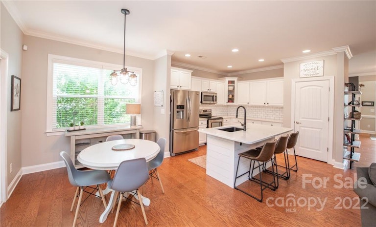 Photo 12 of 42 - 2601 Shanklin Ln S, Denver, NC 28037
