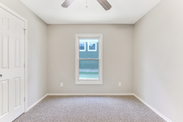 Photo 10 of 25 - 1500 6th Ave, Fort Worth, TX 76104