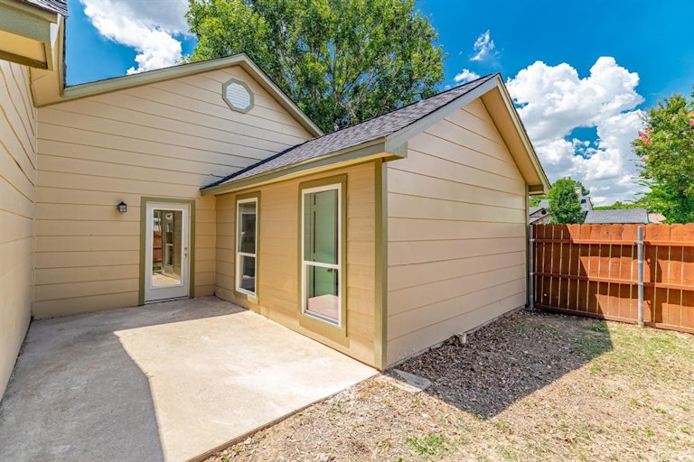 Photo 28 of 28 - 10828 Eastcrest Ln, Dallas, TX 75217