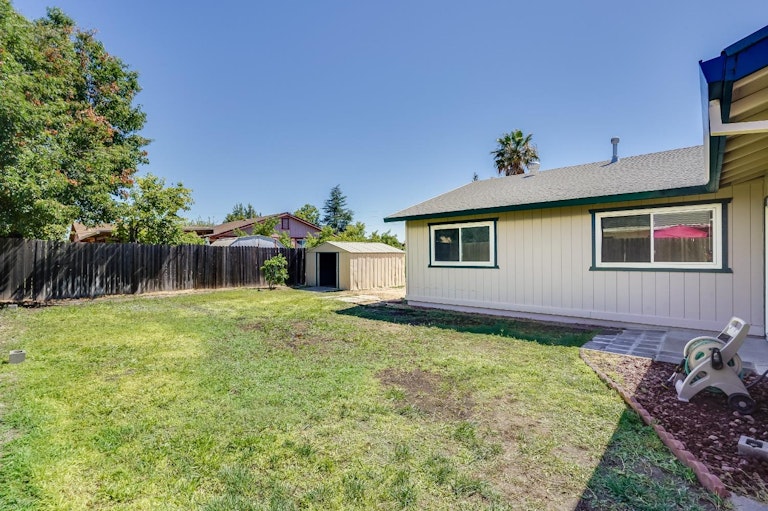 Photo 32 of 36 - 4636 Baywind Dr, Sacramento, CA 95838