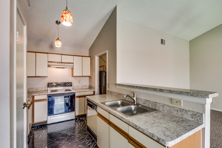 Photo 3 of 26 - 1016 Mapleleaf Ln, Coppell, TX 75019