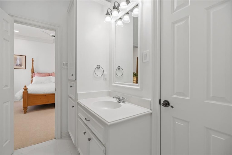 Photo 17 of 27 - 2803 Amherst St, Houston, TX 77005