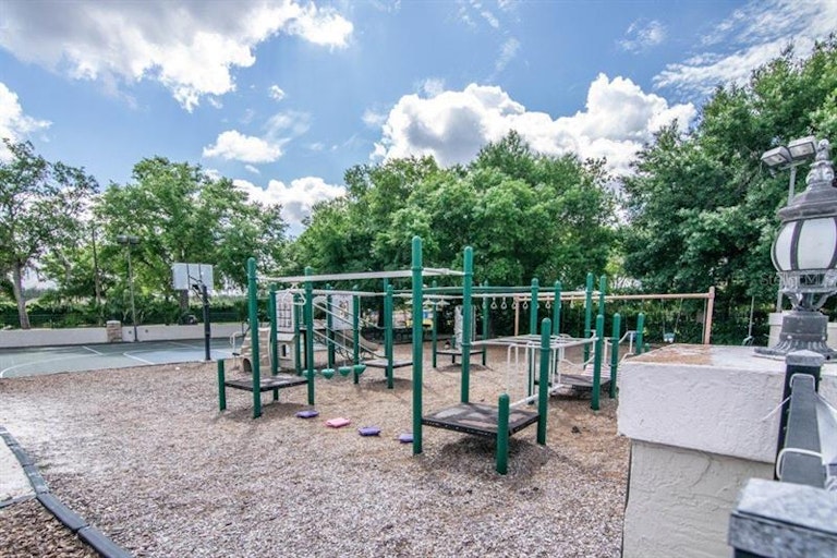 Photo 67 of 72 - 18910 Maisons Dr, Lutz, FL 33558