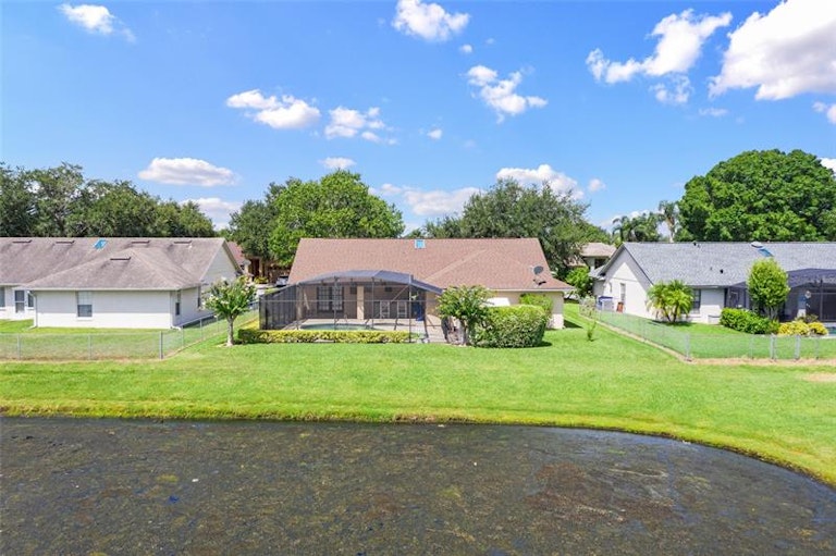 Photo 30 of 39 - 2338 Sweetwater Blvd, Saint Cloud, FL 34772