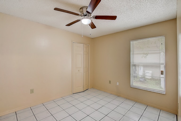 Photo 22 of 33 - 212 Ashford Pl, Kissimmee, FL 34758