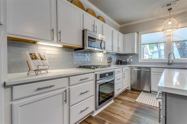 Photo 26 of 38 - 405 N Bradley St, McKinney, TX 75069