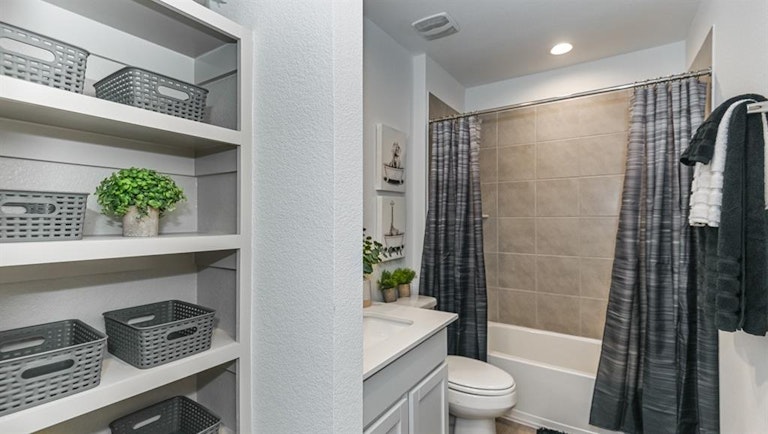 Photo 8 of 15 - 13 Desert Spring Ln, Manvel, TX 77578