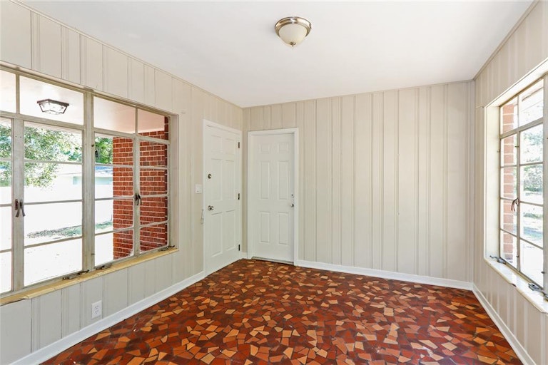 Photo 27 of 35 - 2601 Upton St S, Gulfport, FL 33711