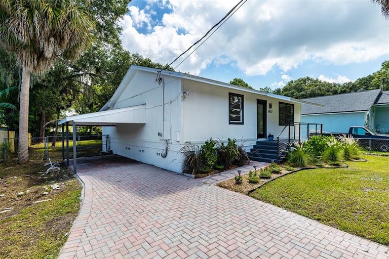 Photo 22 of 28 - 10017 Parsons St, Tampa, FL 33615