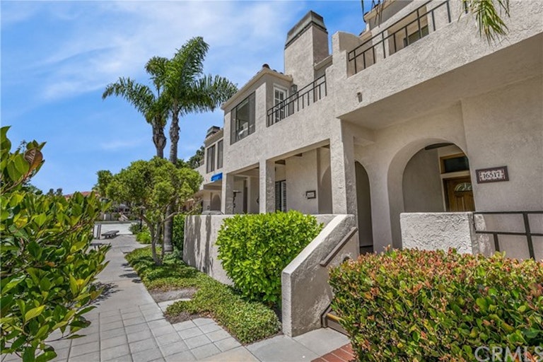 Photo 2 of 48 - 16515 Tropez Ln #147, Huntington Beach, CA 92649