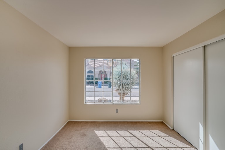 Photo 9 of 23 - 4302 E Windmere Dr, Phoenix, AZ 85048