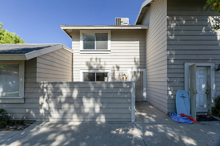 Photo 1 of 23 - 717 Walnut Dr, Lake Elsinore, CA 92530