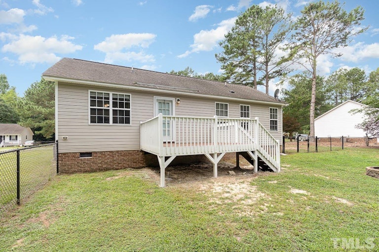 Photo 28 of 32 - 155 Duck Pond Ln, Clayton, NC 27520