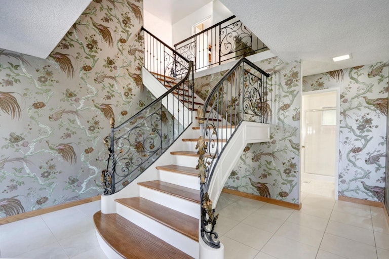 Photo 4 of 70 - 4040 Crondall Dr, Sacramento, CA 95864