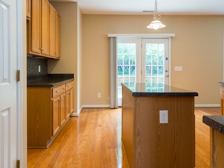 Photo 7 of 30 - 2211 River Basin Ln, Raleigh, NC 27610