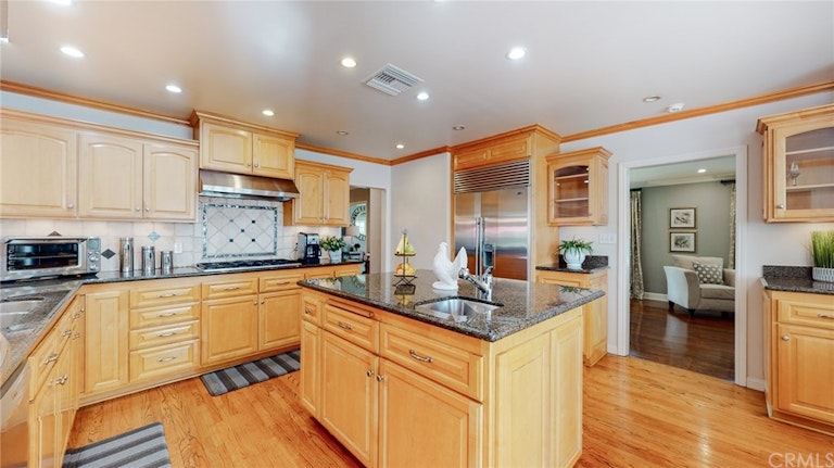 Photo 13 of 55 - 916 Panorama Dr, Arcadia, CA 91007