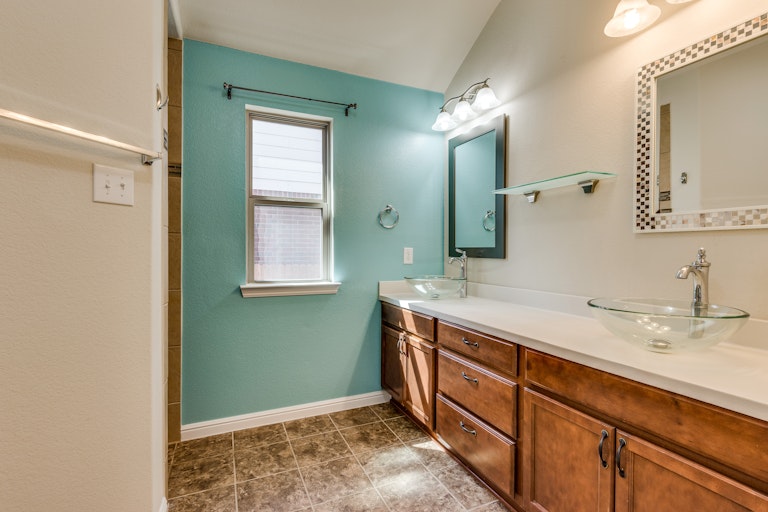 Photo 18 of 26 - 5908 Paddlefish Dr, Fort Worth, TX 76179