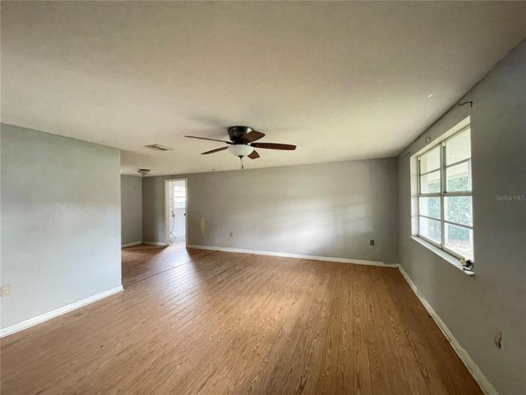 Photo 6 of 22 - 40018 Proud Mockingbird Rd, Zephyrhills, FL 33540
