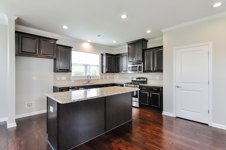 Photo 2 of 25 - 24 Plum Ln, Clayton, NC 27527