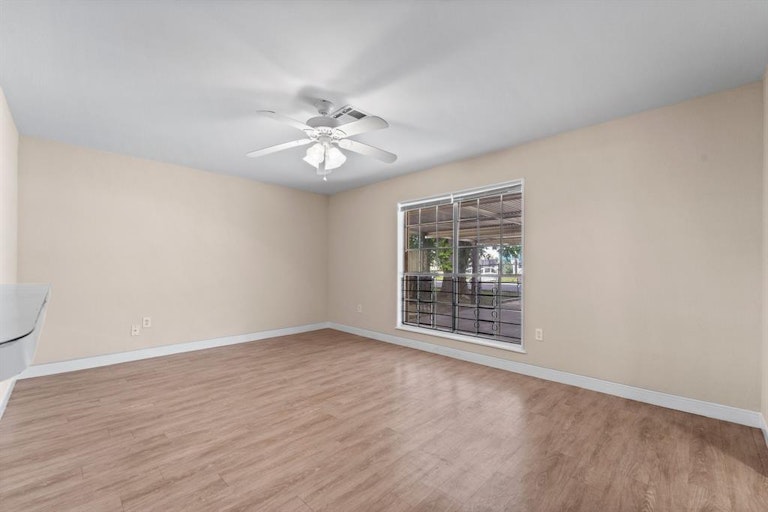 Photo 8 of 25 - 302 E 40th 1/2 St, Houston, TX 77018